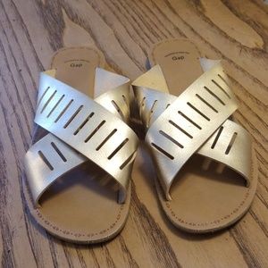 GAP Shoes - Gap> Gold Slide Sandals 8W Excellent Condition. GAP Shoes - Gap> Gold Slide Sandals 8W Excellent Condition.